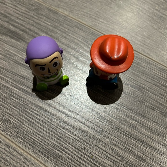 Sitting woody and buzz figures - Picture 2 of 5